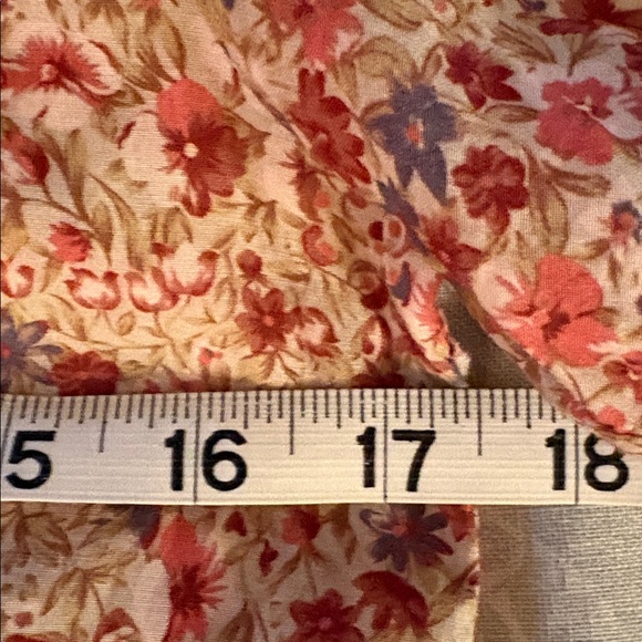 DOEN Narcissa Top in Pink Floral Valley - Picture 11 of 13